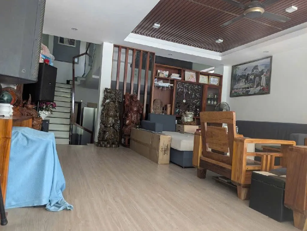 CẦN BÁN NHÀ 3 TẦNG TRẦN VĂN HAI,NGŨ HÀNH SƠN Dt 154m2,ngang 7m5 VỊ TRÍ:Sát đường biển Trường Sa, gần đường Tân Lưu,