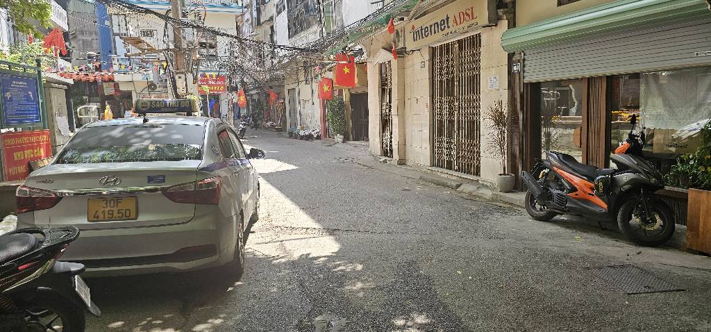 Đống Đa - Lương Sử C 41m, mt siêu rộng, gần ô tô chỉ 9,99 tỷ, nhà đẹp, xinh, ở luôn