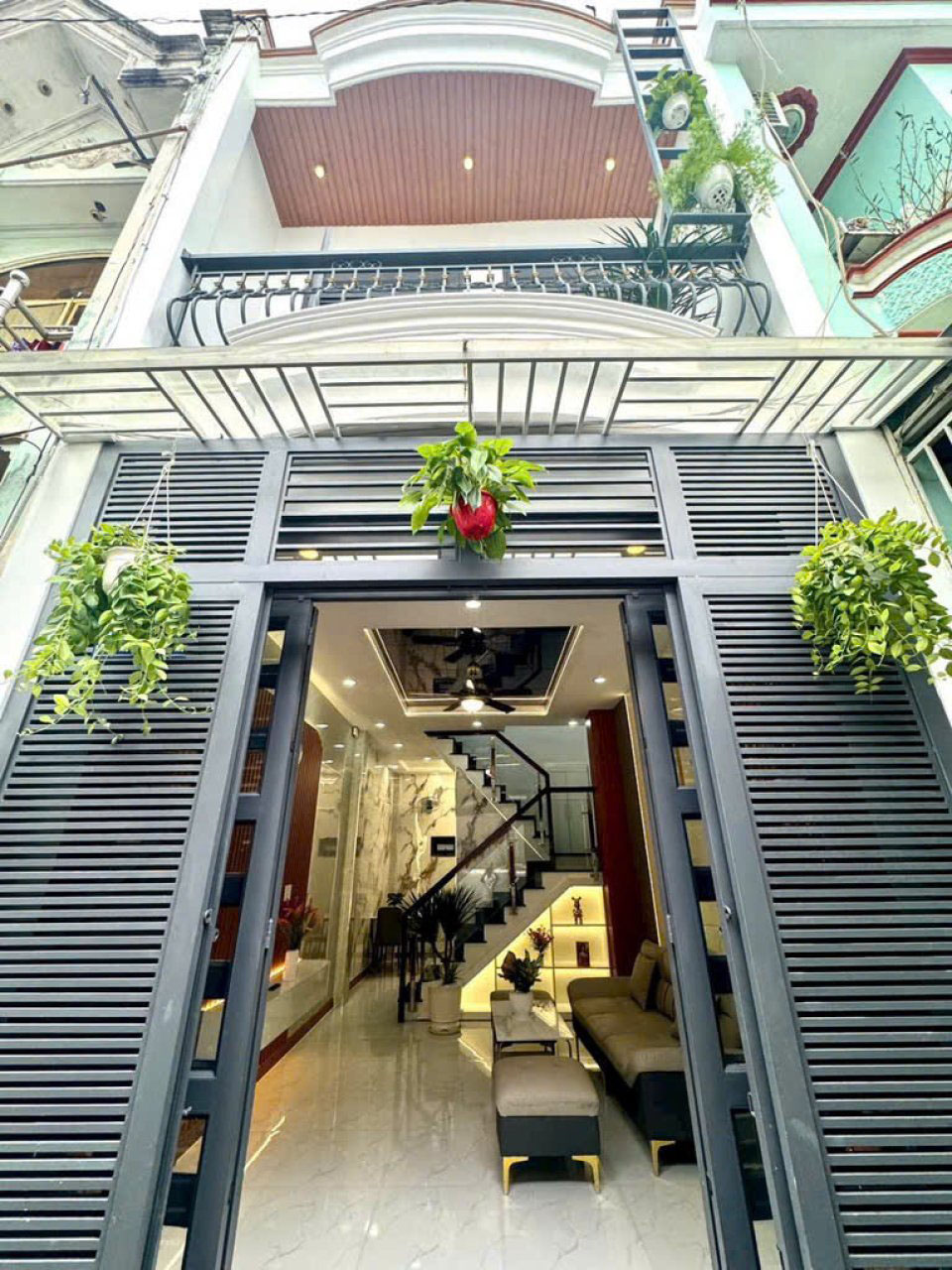 Nhà mới 2 tầng 32m2, Vuông – Phan Huy Ích QV