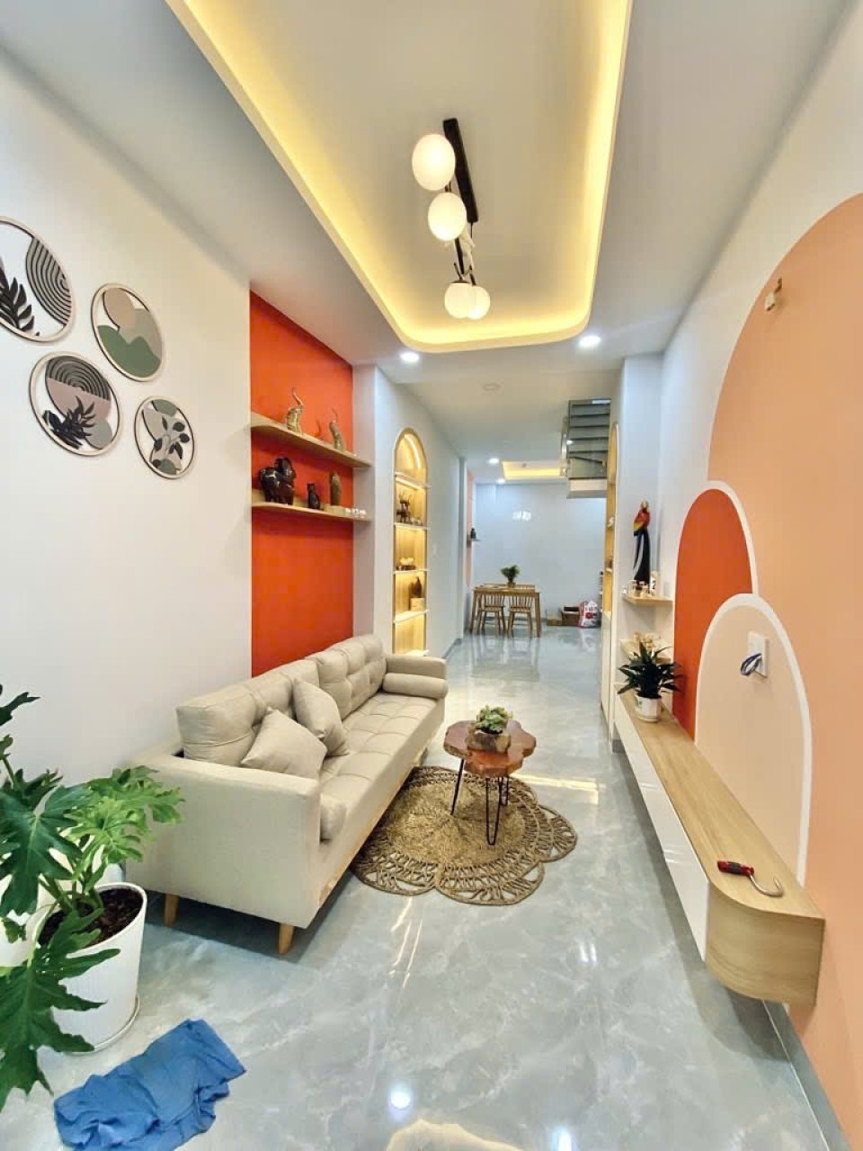 Nhà mới 2 tầng + Sân vườn 32m2 – Phạm Văn Đồng QV