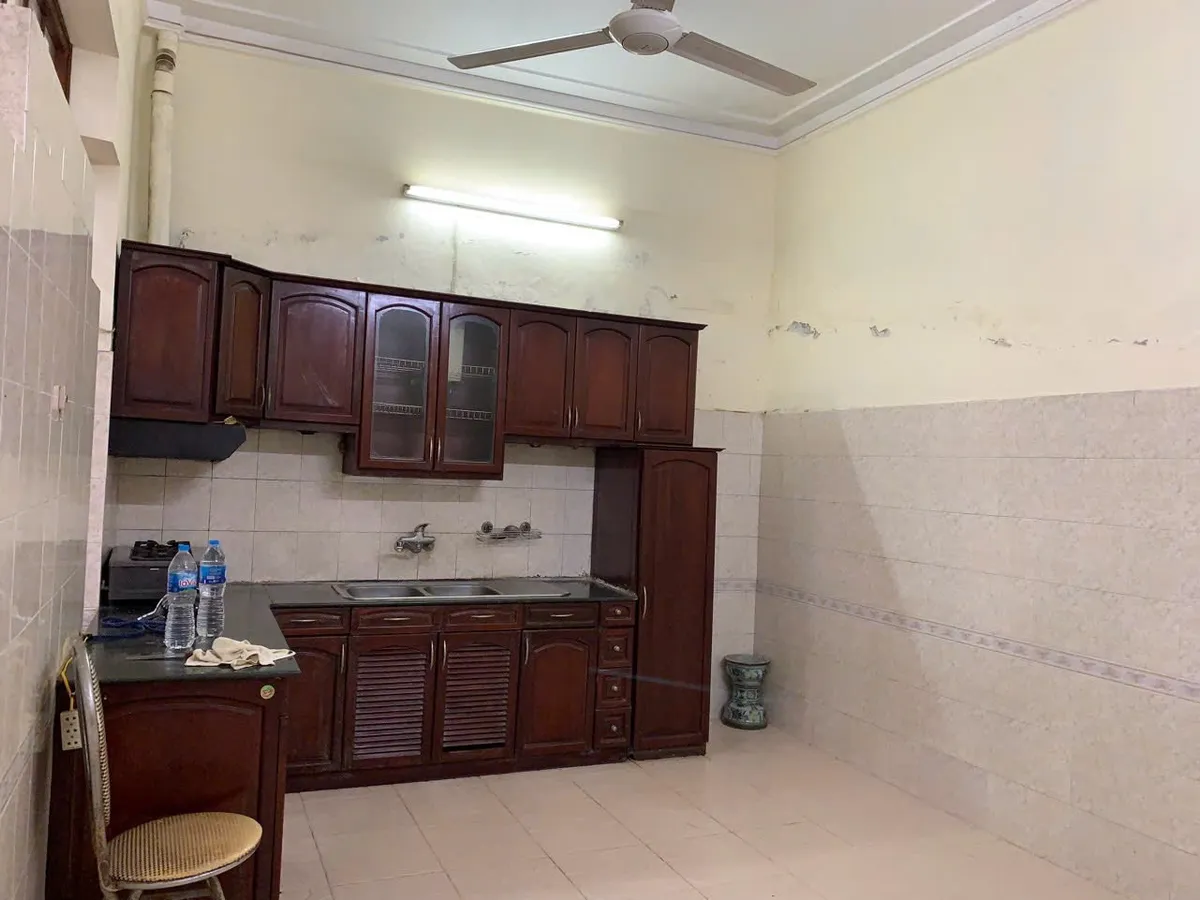 Bán Nhà Chính Kinh. Thanh Xuân. Ô Tô. DT 66m2. MT 6,8m. 3 Tầng. Giá 13,9 Tỷ.