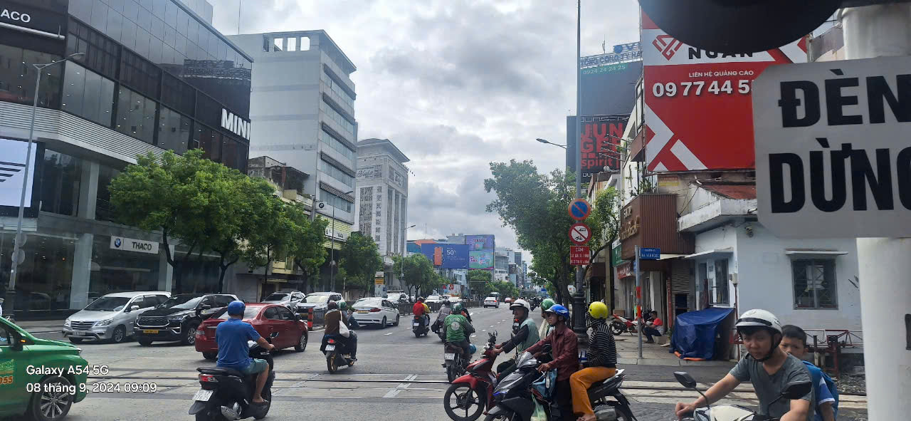 Bán nhà mặt tiền, 4 tầng, 62m² nở hậu, gần Nhà thờ Ba Chuông, BV An Sinh. ở cho thuê rất dễ.