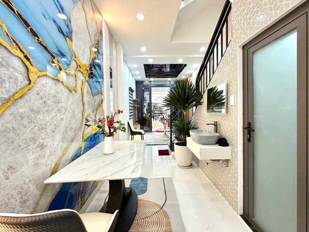 Bán nhà Nguyễn Đình Chiểu, P.4, 3x18m, 3 tấm, 3pn, 3wc, 6.5 tỷ, TL
