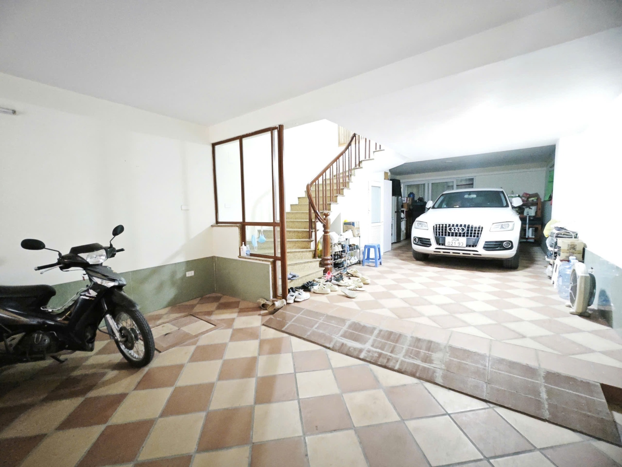 Bán nhà riêng gần phố Thành Thái, Cầu Giấy, 56m2, ngõ thông, ô tô nhỏ, kinh doanh nhỏ, 15 tỷ