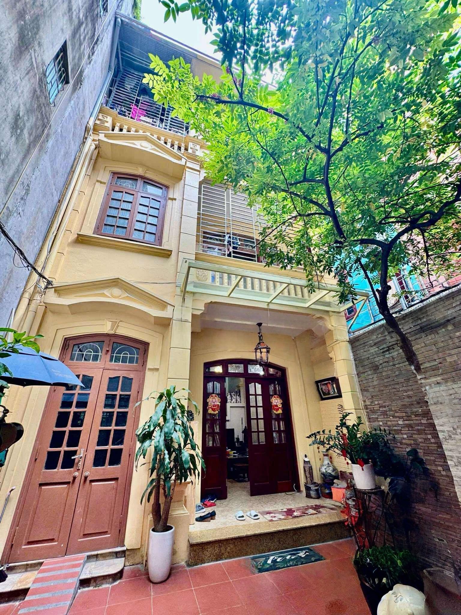 Bán nhà phố Phạm Tuấn Tài, Cầu Giấy, 80m2, mặt tiền 6m, sân nhà, 2 thoáng, ôtô, 28 tỷ