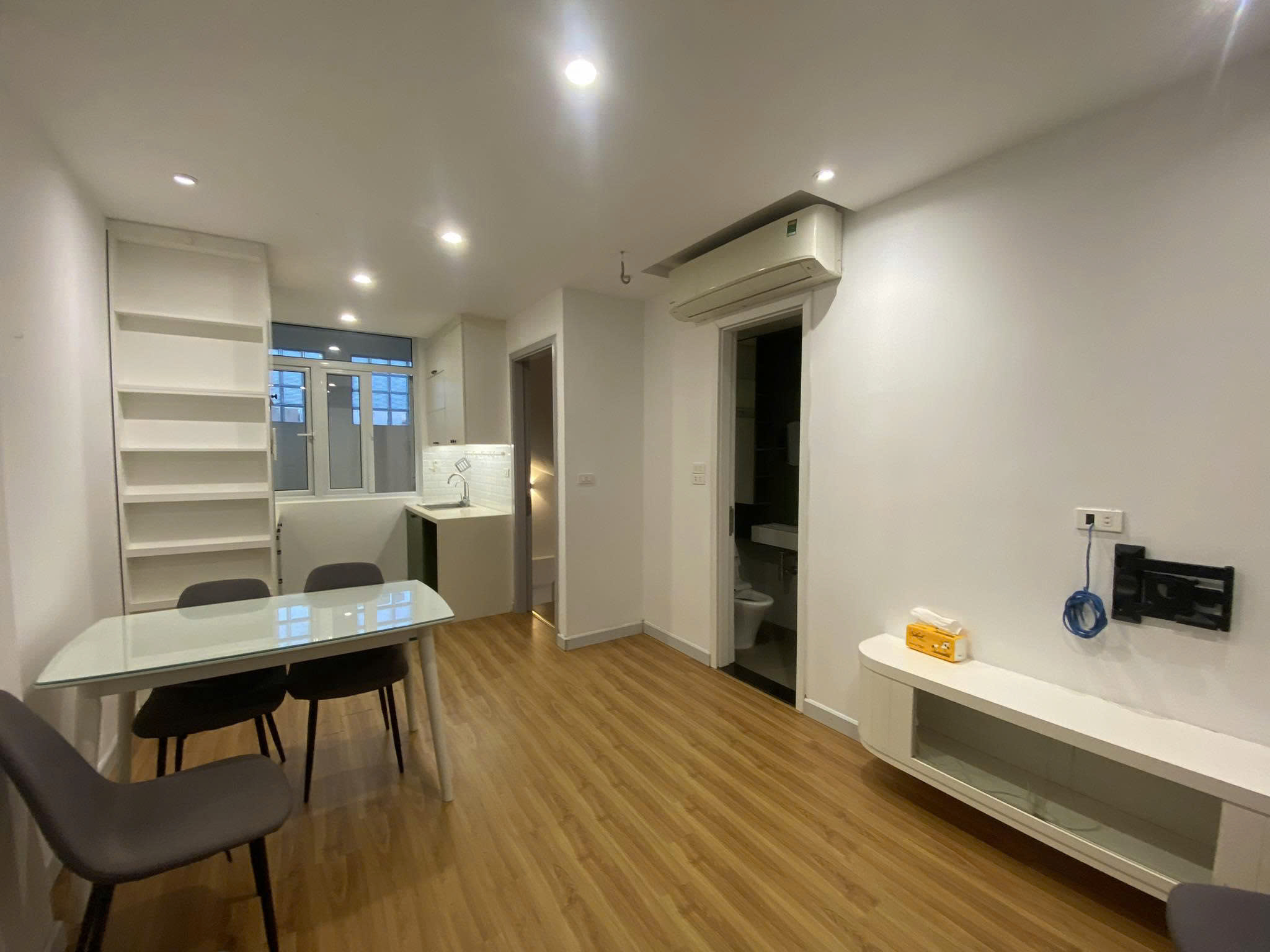 Bán nhà phố Đội Cấn 35m² mặt tiền 4.3m xây 5 tầng 15m ra ô tô nhỉnh 8 tỷ hiếm Ba Đình