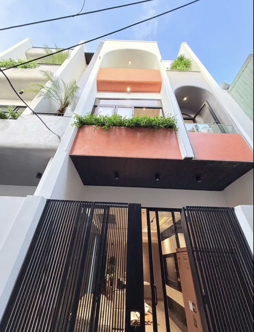 Nhà 3 tầng mới đẹp 100% nhà full nội thất Trần Cao Vân