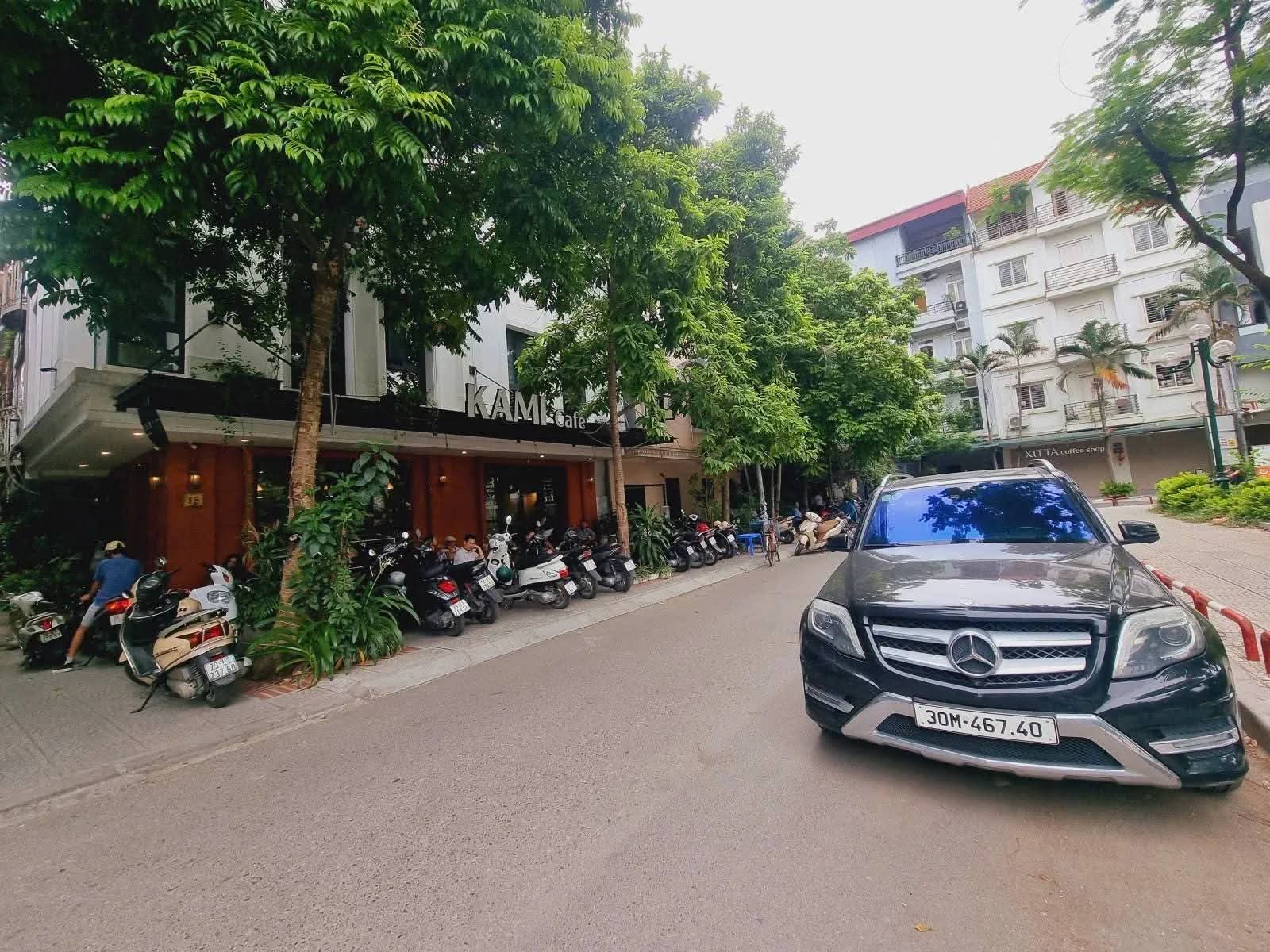 BÁN NHÀ -NGUYÊN HỒNG - PHÂN LÔ VỈA HÈ OTO TRÁNH - TRUNG TÂM ĐỐNG ĐA - KINH DOANH ĐỈNH - MẶT TIỀN RỘNG - LÔ GÓC