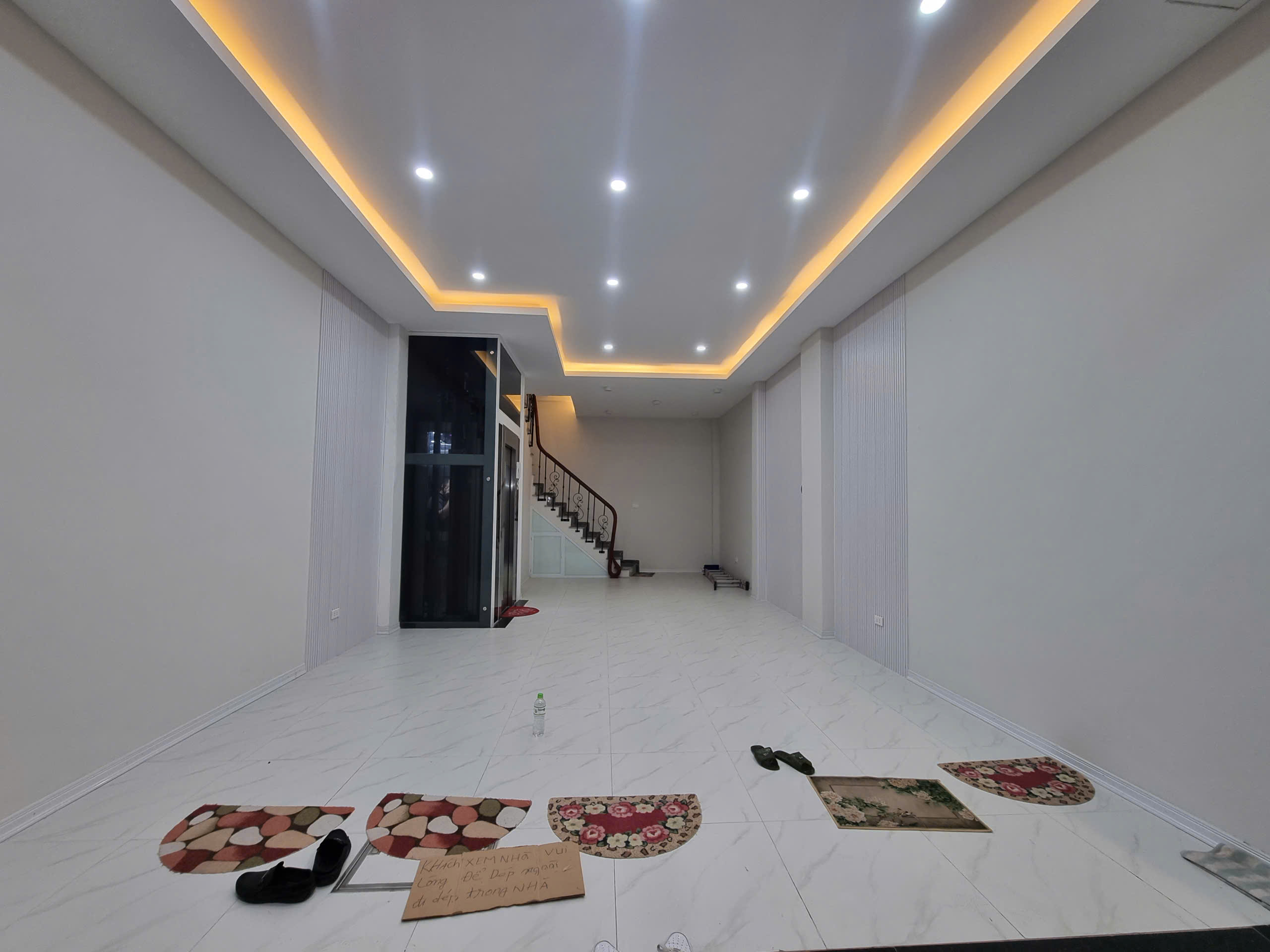 Bán nhà phố Hoàng Văn Thái 48m2, 6T thang máy mặt tiền 4.8m Gara ô tô an sinh đỉnh