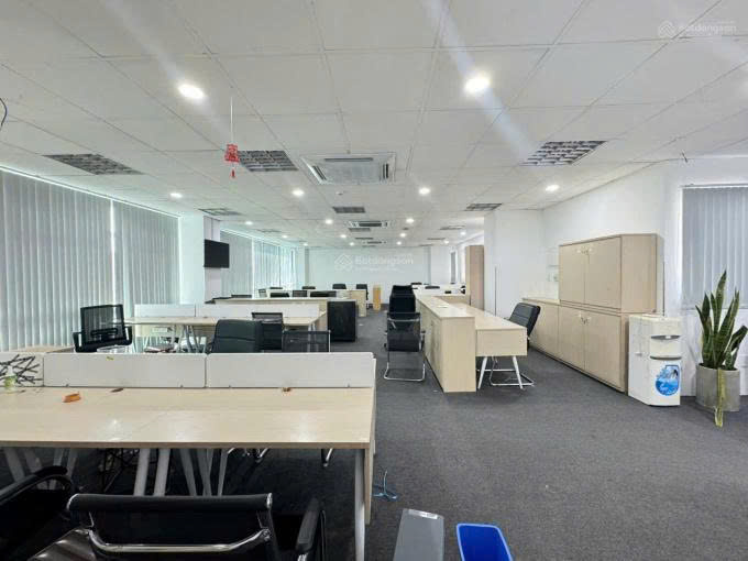 Bán tòa văn phòng phố Lê Văn Lương 225m2 xây 8 nổi 1 hầm mặt tiền 17m cực hiếm giá 185 tỷ
