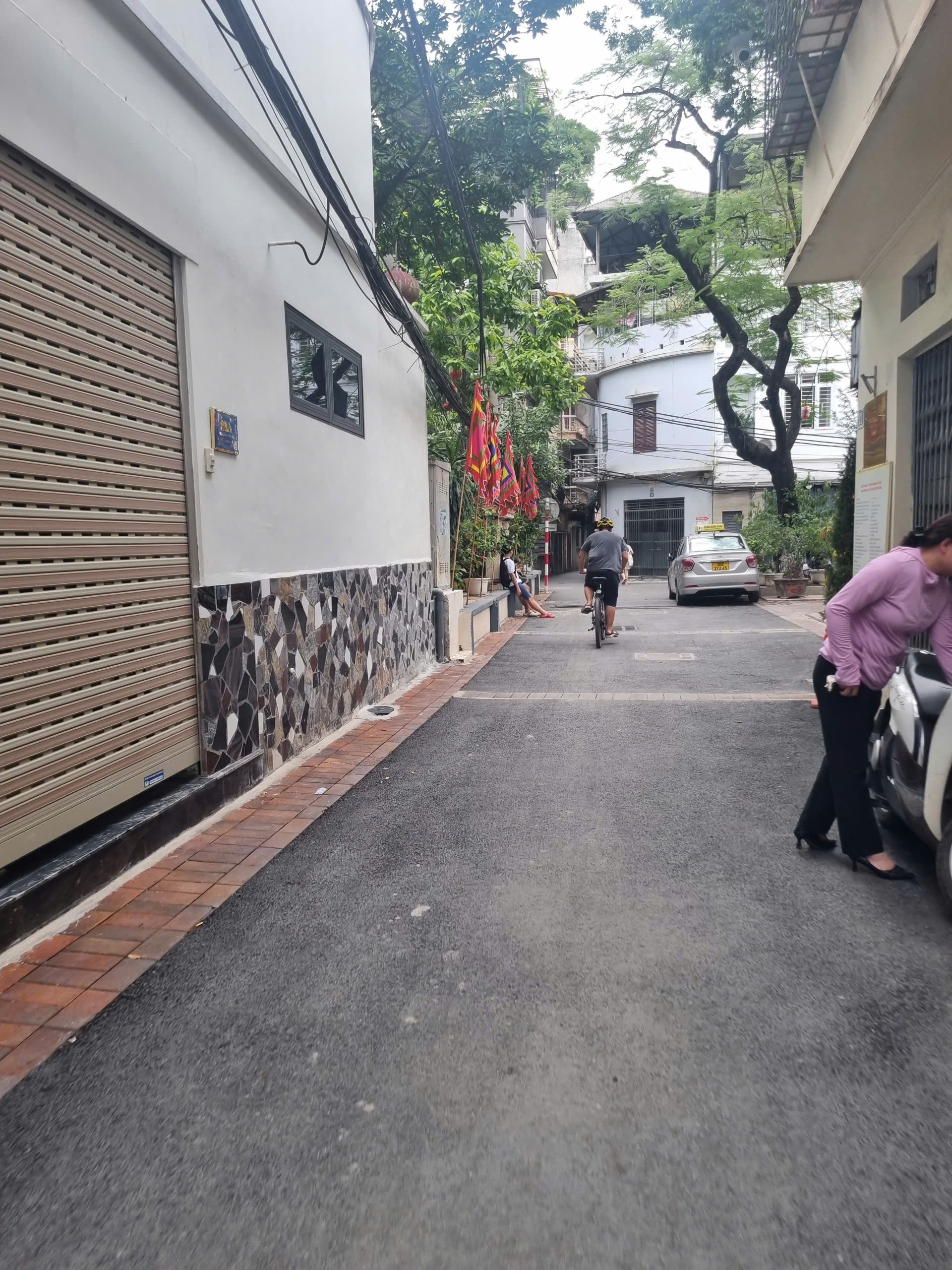 Bán nhà phố Ngọc Hà nhỉnh 8 tỷ 35m2, 5 tầng mặt tiền 4.3m ô tô đỗ cổng hiếm Ba Đình