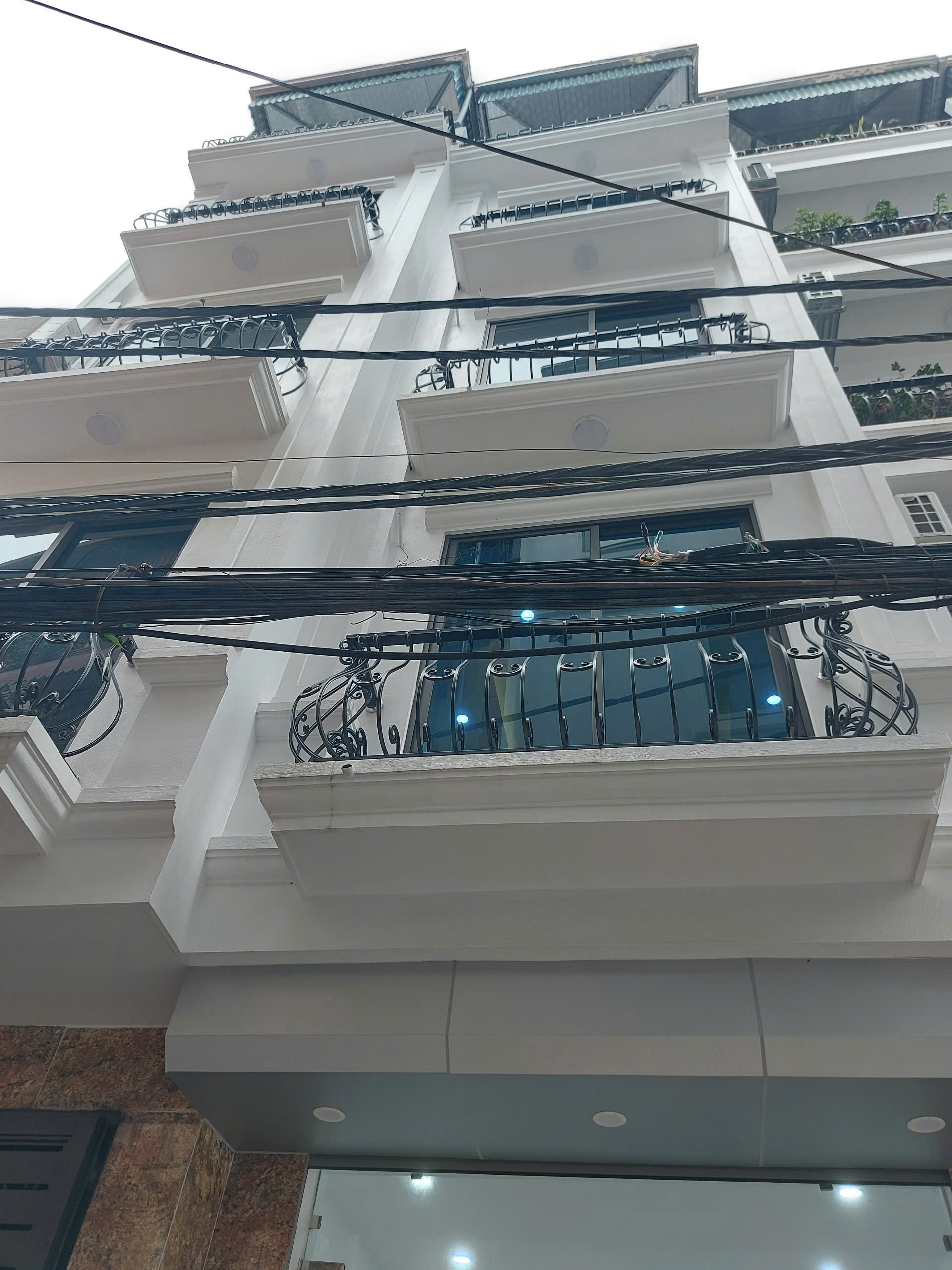 TRUNG TÂM BA ĐÌNH - VĨNH PHÚC - NHÀ MỚI - FULL NỘI THẤT SỊN - NGÕ THÔNG- 20M RA MẶT PHỐ Ô TÔ TRÁNH