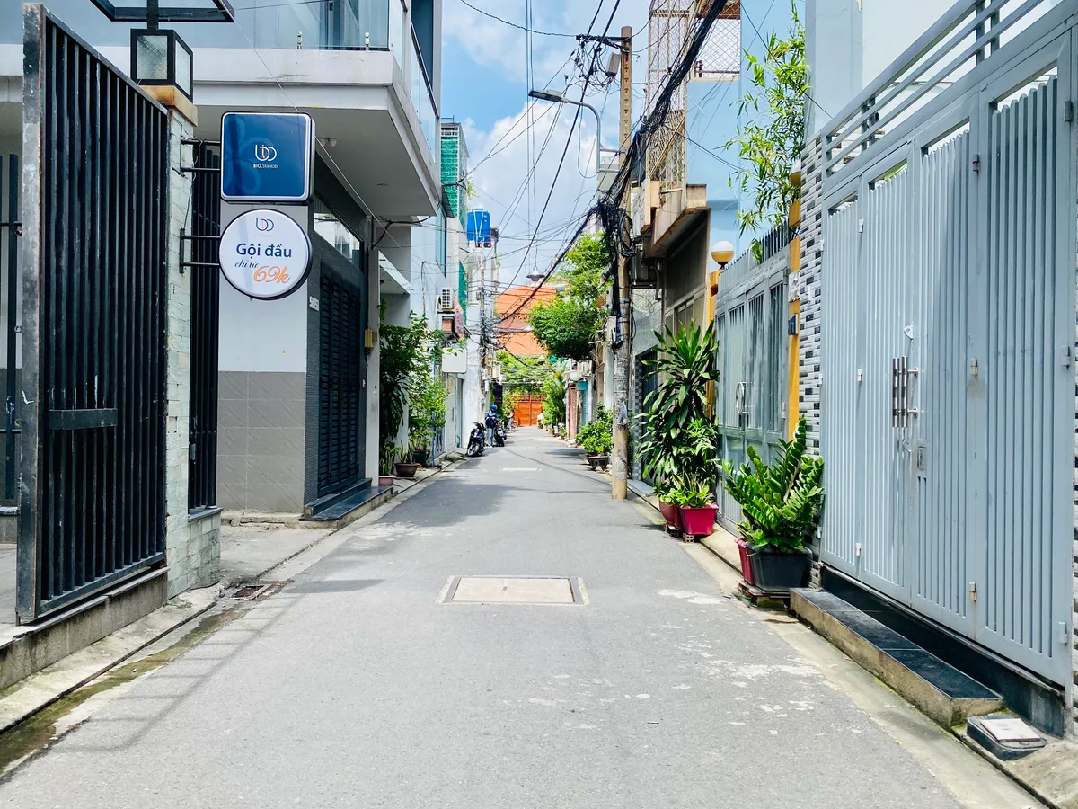 Bán nhà đẹp Huỳnh Văn Bánh P.14, Phú Nhuận – Xe hơi vào tận nhà – Nhà mới vào ở ngay – 41m² – 3 Tầng BTCT 5PN 4WC – 11 TỶ 5 TL