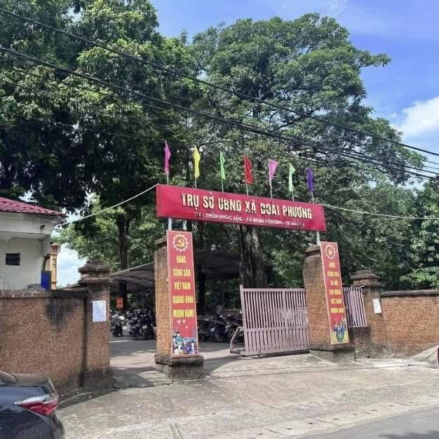 Chính chủ bán mảnh đất bố mẹ cho vị trí gần trường Sĩ Quan Lục Quân, Sơn Tây. Chỉ 5p ra Đại Học Quốc Gia Hà Nội. DT 100m2 ,MT 5,5 m