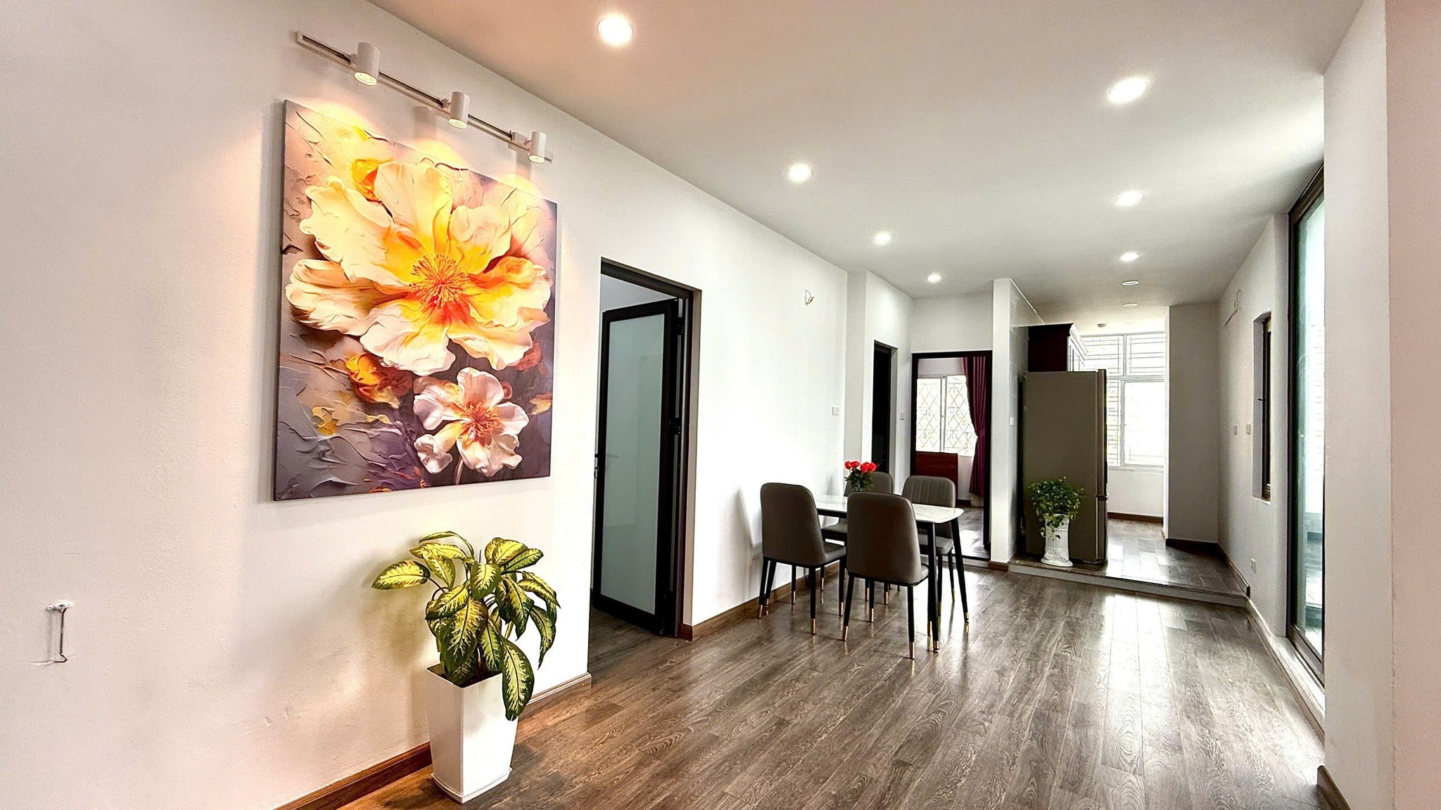 BÁN CĂN HỘ LÔ GÓC 78M2 3 NGỦ 2WC FULL NỘI THẤT PHỐ NGUYỄN CHÁNH CẦU GIẤY