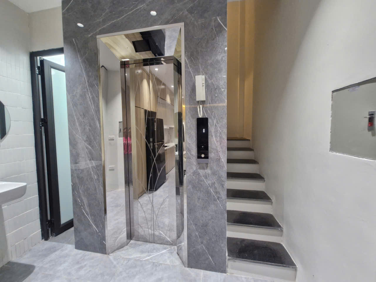 Bán nhà Phố Lụa Hà Đông – THANG MÁY, ĐỦ NỘI THẤT – 7 tỷ 4.