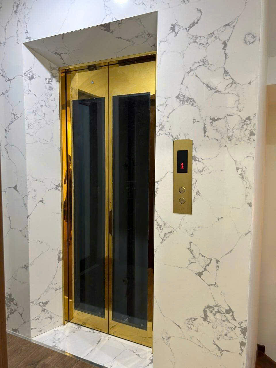 Tôi cho thuê nhà mới, lô góc,vỉa hè, 119m2- 4T, Hoàng Quốc Việt_46 Tr