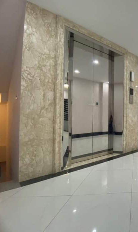 Tôi chủ nhà cho thuê nhà lô góc, mới,vỉa hè, 115m2- 5T, Duy Tân_45 Tr