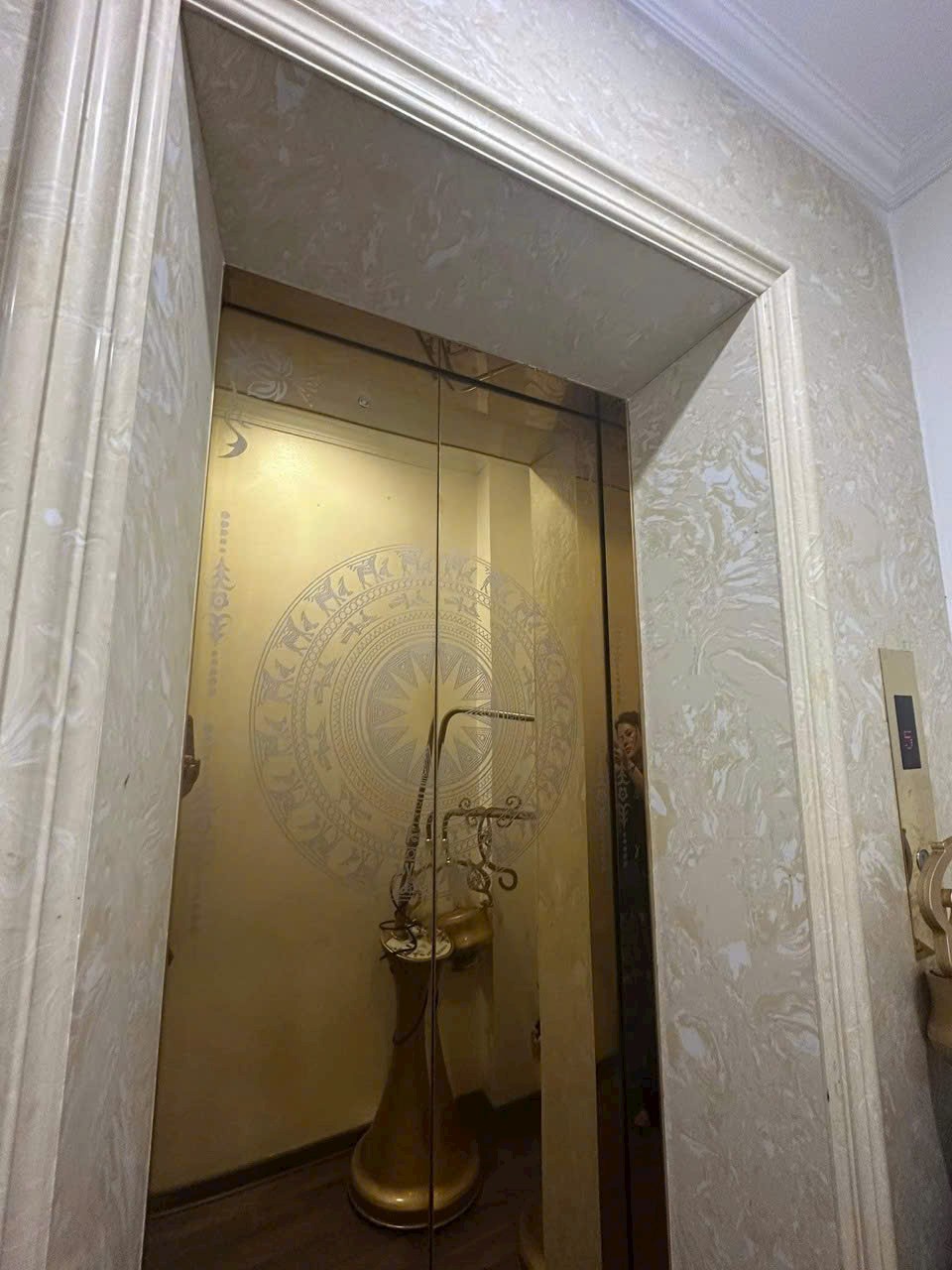 Nhà tôi cho thuê nhà hai cửa đi, mới, 97m2_ 4T; vỉa hè, Lò Đúc-30 Tr