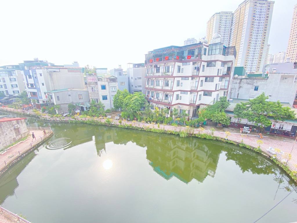 CHỈ HƠN 7 tỷ CÓ NGAY SIÊU PHẨM VIEW HỒ TRIỆU ĐÔ - LÔ GÓC 3 THOÁNG - NHÀ MỚI CỨNG _ ô tô vào tận rinh phủ