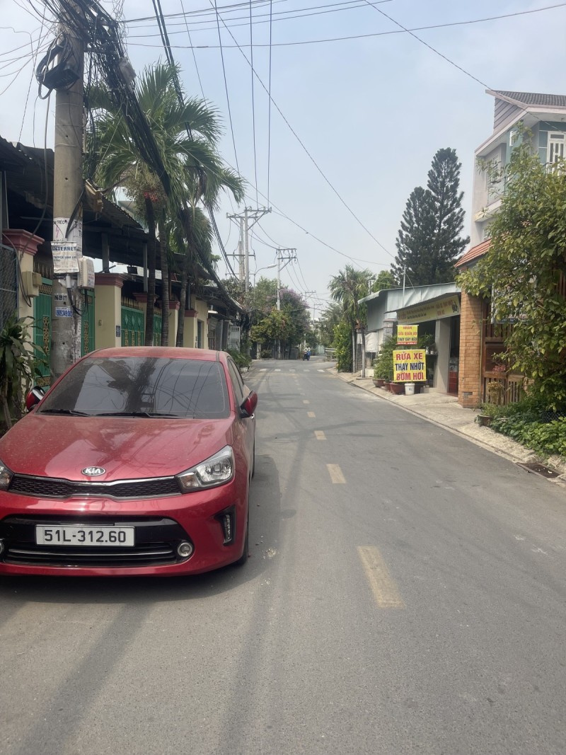 Bán nhà mặt phố Thủ Đức, đường số 9, Hiệp Bình Phước, DT 105m2, 2PN, sổ hồng, giá 8.6 tỷ.