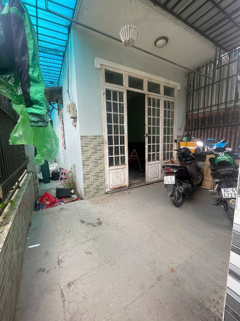 LÔ GÓC - GẦN XH - SỔ VUÔNG HOÀN CÔNG