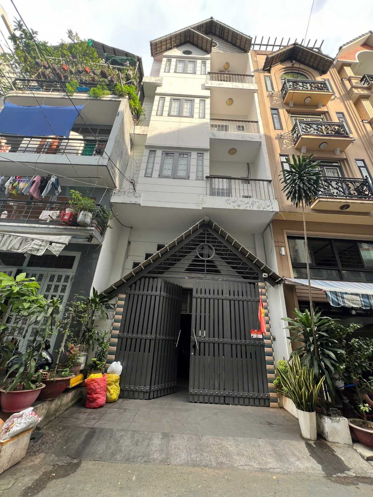 Giá tốt! Bán nhà HXH ngay Hoàng Hoa Thám, P.13, Tân Bình (4.6x16m) 3 tầng - Chỉ 10.5 tỷ