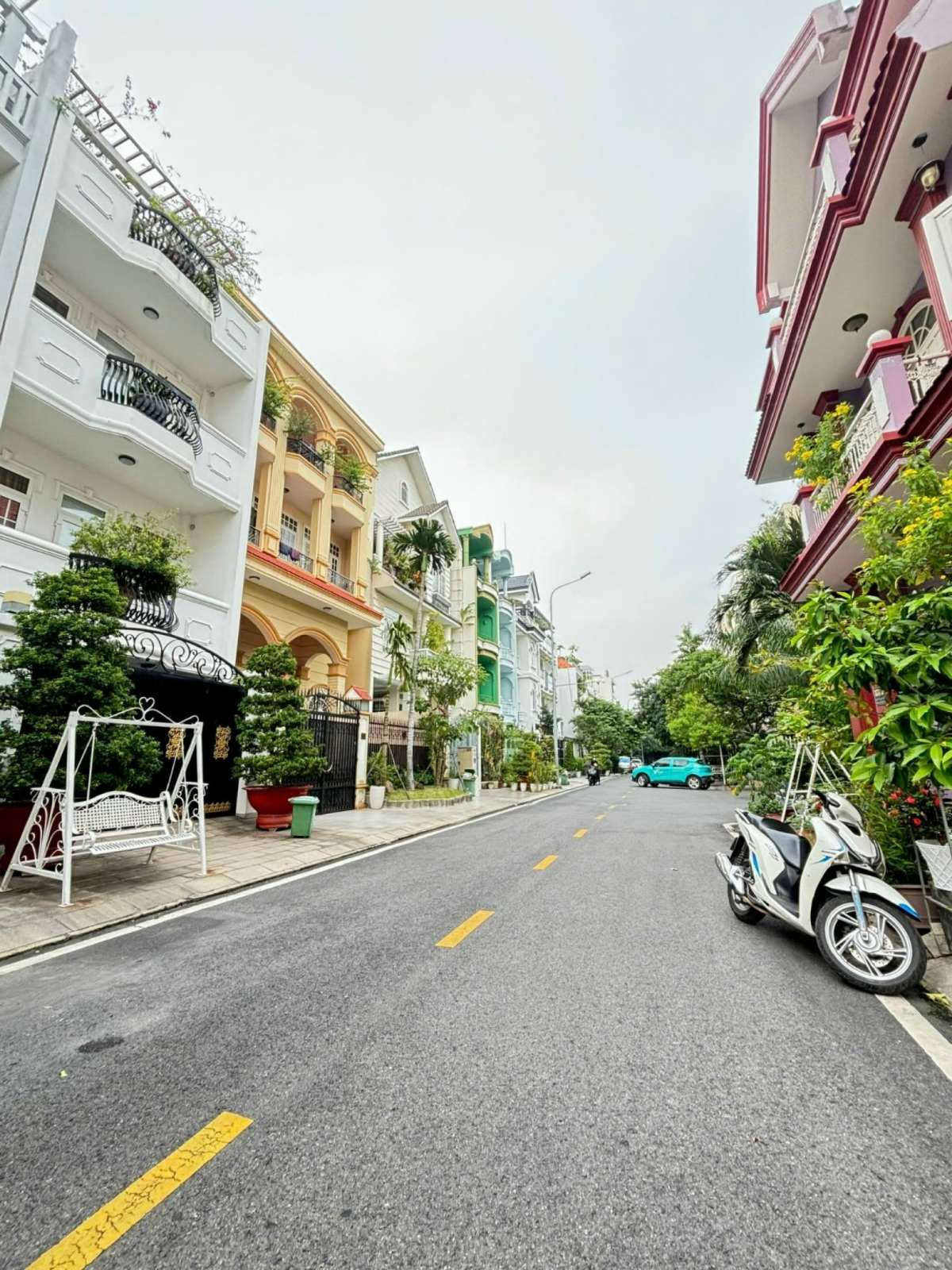Biệt thự khu compound vip 357A Nguyễn Trọng Tuyển (9x16m) 4 tầng - thang máy - Giá 50 tỷ
