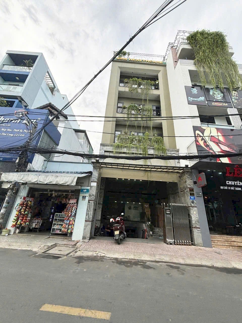 Hàng ngộp! Bán tòa nhà mặt tiền Đất Thánh - Lý Thường Kiệt, Tân Bình (6x25m) Hầm 6 tầng - 40 tỷ giảm còn 37 tỷ
