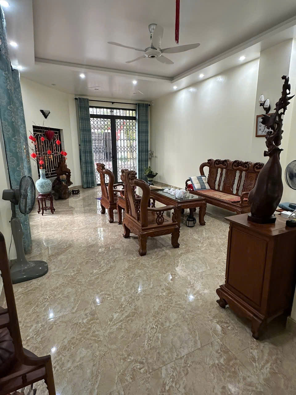 bán nhà góc thoáng khu đô thị trần hưng đạo, diện tích cực rộng gần 100m2 mà giá cực êm.