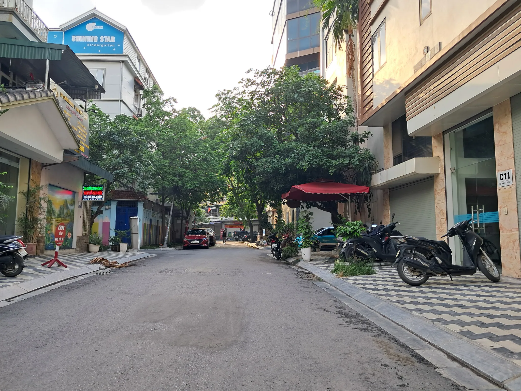 CẦU DIỄN - BIỆT THỰ - MẶT TIỀN KHỦNG - VỈA HÈ TO - XE CONT ĐỖ NGÀY ĐÊM - 110M² NHỈNH 35 TỈ ,,