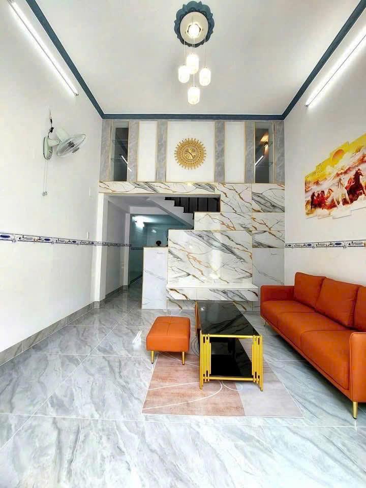 Bán nhà hẻm 3m Lạc Long Quân, phường 10, Tân Bình (4,5x19) 3 lầu