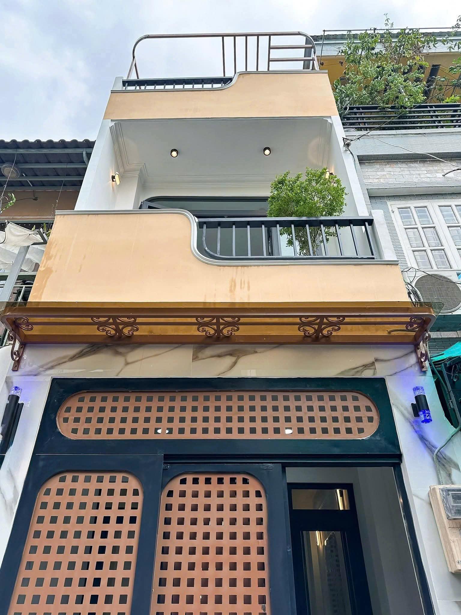 Bán nhà hxh đường Văn Chung, phường 13 Tân Bình (5x16) 2 lầu,11 tỷ