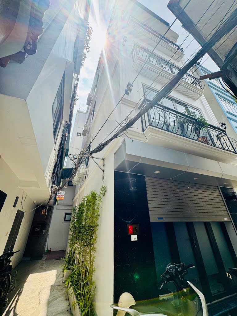 Gần Time City, chính chủ bán nhà Minh Khai 38M 5T. Lô góc 2 mặt thoáng, gần Ô tô chỉ hơn 6 tỷ