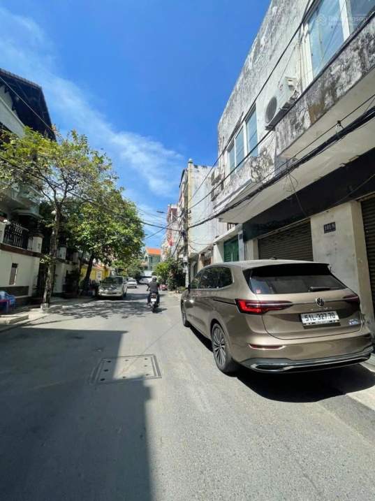 BÁN NHÀ GẦN MT PHẠM VĂN ĐÔNG - KHU P LÔ 8M - 52M2 (4X15M) -3 TẦNG - 4 PN - KHU ĐỒNG BỘ
