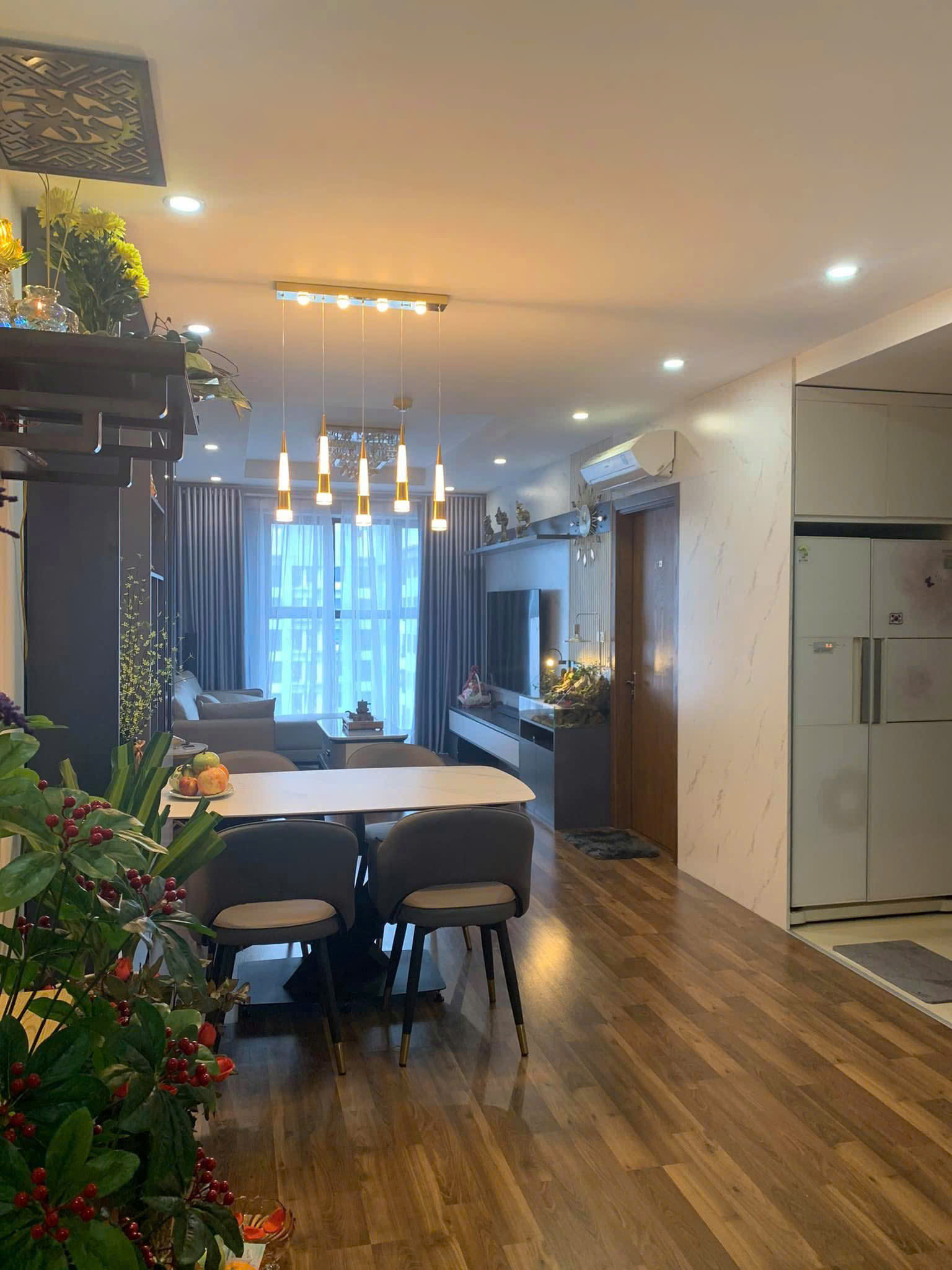 cần bán gấp căn 2 ngủ Goldmark City -full nội thất