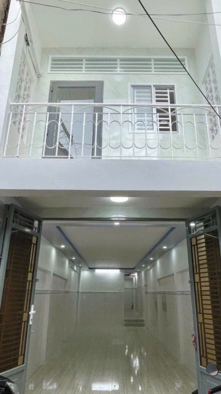 Nhà 5,5 triêụ 3 phòng ngủ gần chợ Trần Việt Châu