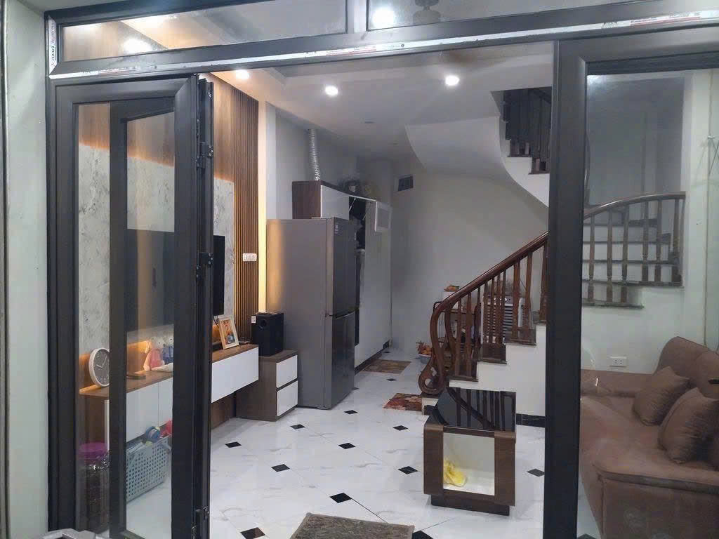 Cho thuê nhà nguyên căn mới kinh koong 269 Ngõ Quỳnh, 35m2 x 5 tầng, 3 ngủ KD onl, ở..