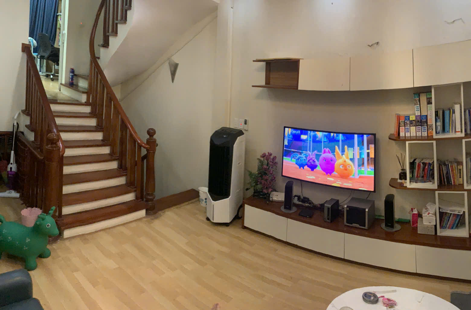 Cho thuê nhà ngõ 509 Vũ Tông Phan, 35m x 4 tầng, 3 phòng ngủ, 3 vệ sinh, 11triệu