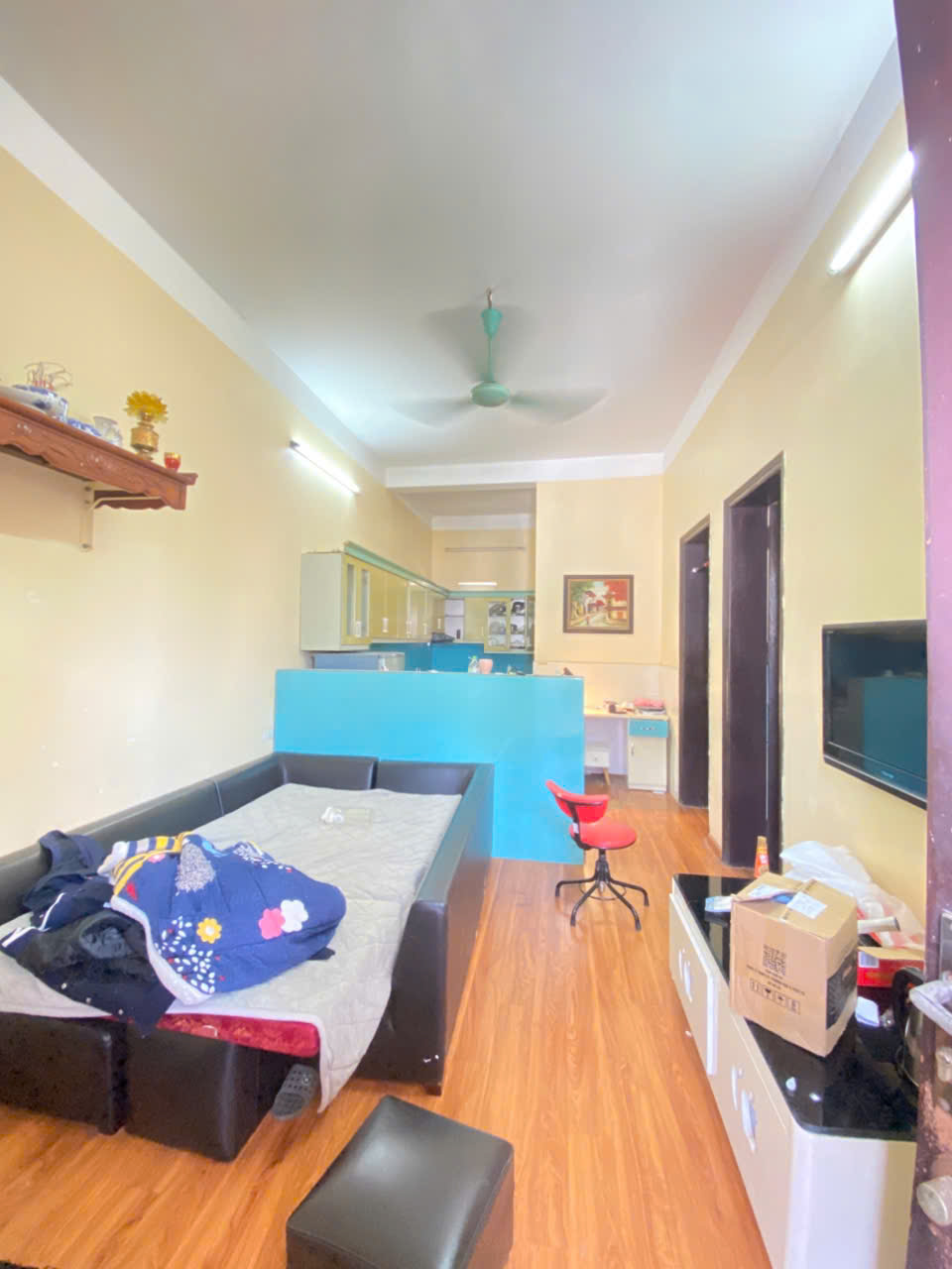 Cho thuê căn hộ tập thể Tầng 4, 609 Trương Định,60m 2 ngủ 1 wc, 8 triệu/th