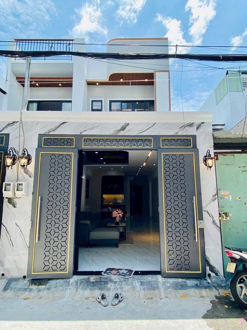 Nhà mới đẹp Lê Đức Thọ Ngay chợ Sớm Mới Ô tô tới cửa