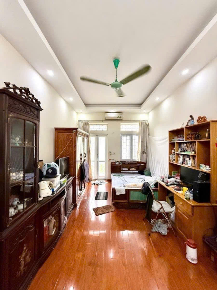 ĐƯỜNG LÁNG NGÕ 3M - NỞ HẬU - CÁCH PHỐ 30M 42m2 4 tầng mặt tiền 3.7m Giá 9.5 tỷ