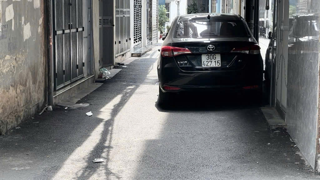 Hồng mai bán 60M tặng nhà lô góc ô tô vào nhà hai bà trưng