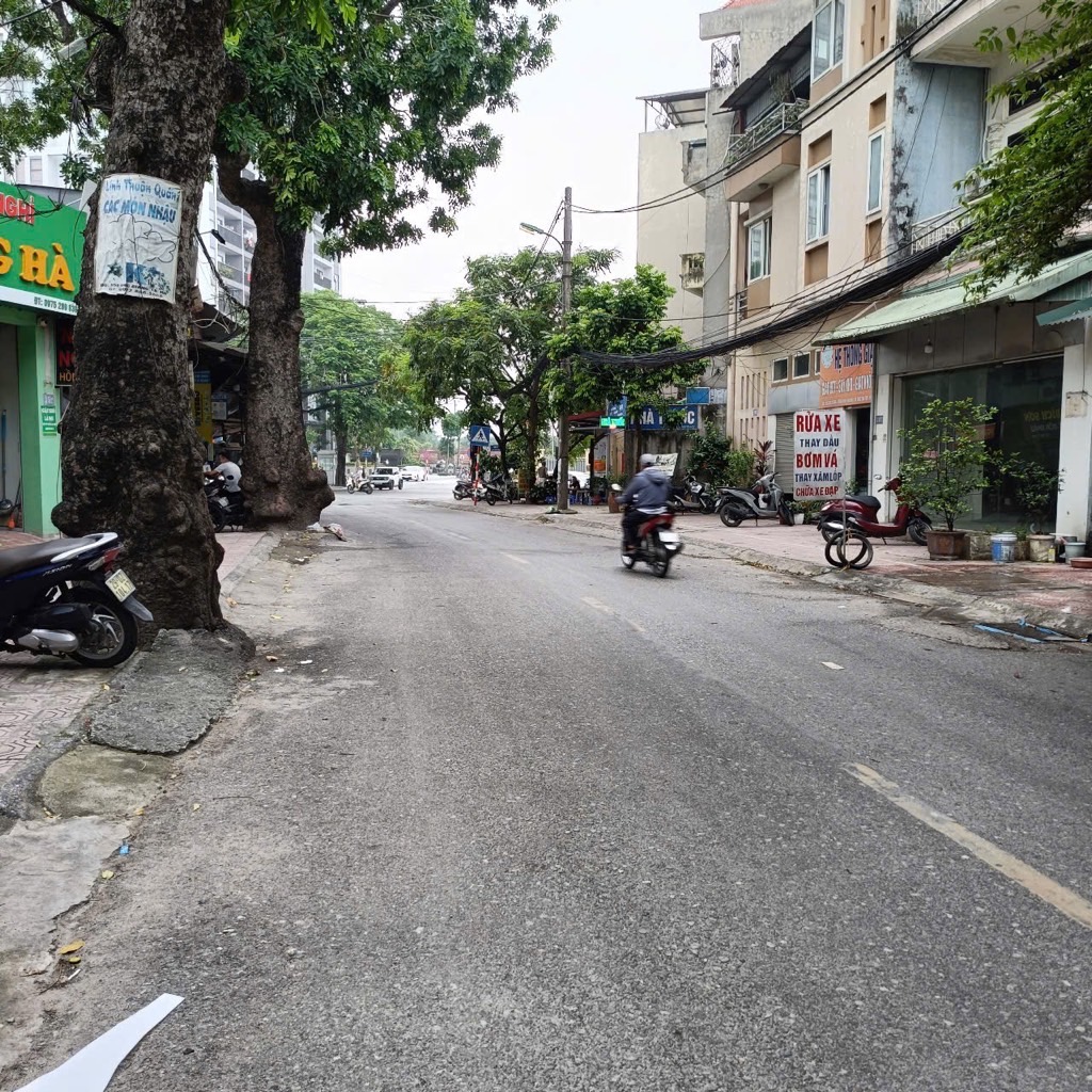 Bán nhà MP Đức Giang, gần 100m vỉa hè, đoạn kinh doanh đẹp nhất phố, giá đầu tư hơn 10 tỷ còn tl.