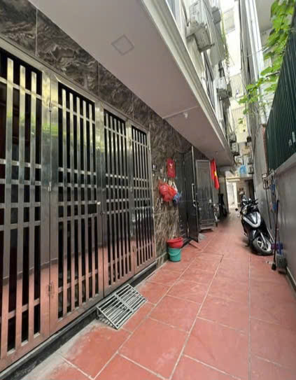 NHÀ ĐẸP PHỐ NGUYỄN KHÁNH TOÀN, Ô TÔ GẦN, NHIỀU TIỆN ÍCH, VỪA Ở VỪA CHO THUÊ – 5T, 43,5M2, 8,9 TỶ