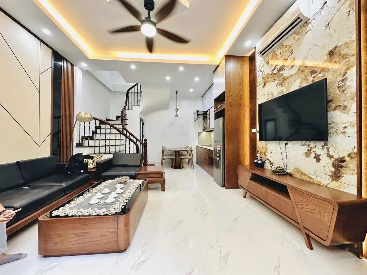 BÁN NHÀ LÔ GÓC TRƯƠNG ĐỊNH – 5 TẦNG – SỔ VUÔNG – NGÕ NÔNG – GẦN PHỐ – NHỈNH 9 ĐỒNG