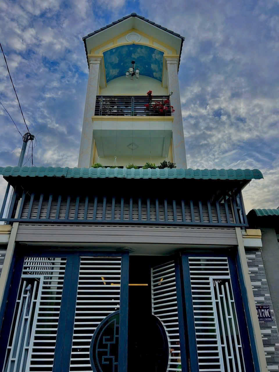 Bán nhà 1T2L mới đẹp, P. Tân Phong, sân oto, đường oto chỉ 3 tỷ 850