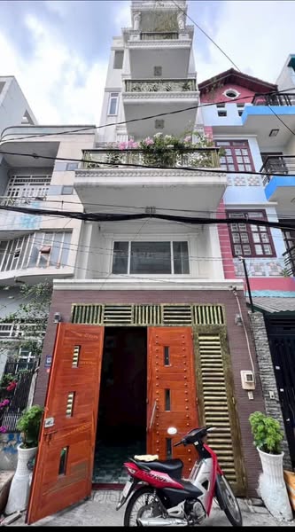 Nhà Đẹp Khu Đồng Bộ Gần CV Làng Hoa