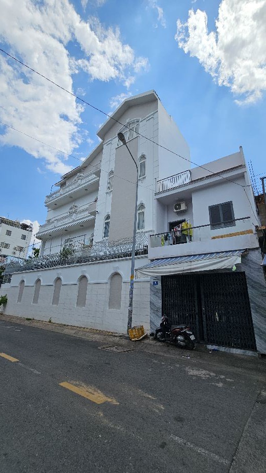 Bán nhà Mặt tiền 1 Lê Lộ, Phường Phú Thạnh, Tân Phú. DT 4,6 x 8, 1 trệt 1 lầu chỉ 5,1 tỷ