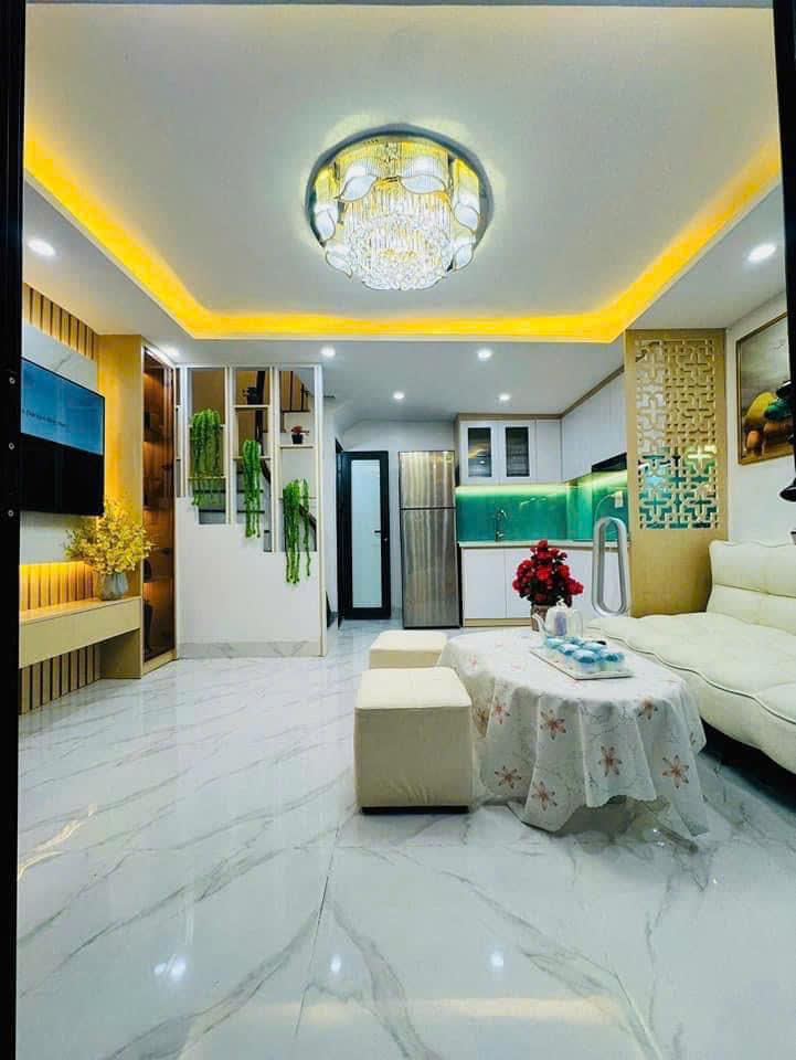 Bán nhà đẹp phố Võ Chí Công 40m2 5tầng mặt tiền 4m 6.7 tỷ Tây Hồ